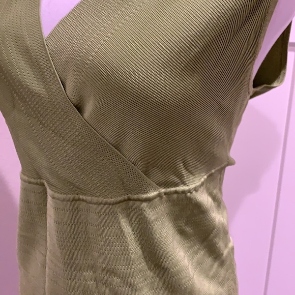 Valerie Stevens Sleeveless Top - Picture 4 of 9